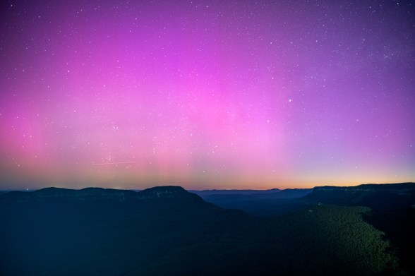 Aurora Australis over the blue mountains, november 12th 2025